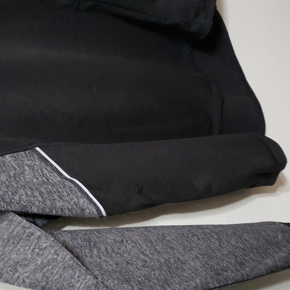 Avia Sweater, Color Black and Gray, SIze L - Picture 9 of 15